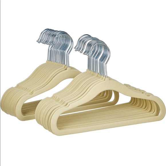 Amazon Basics Kids Velvet Non-Slip Clothes Hangers NWT - Picture 2 of 3